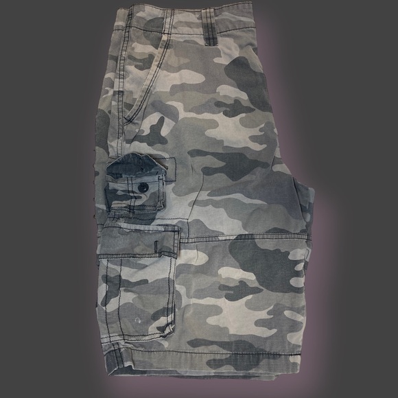 Airwalk Men’s Camouflage Sporty Knee Length Shorts Lots of Pockets Size 30 - Picture 2 of 16